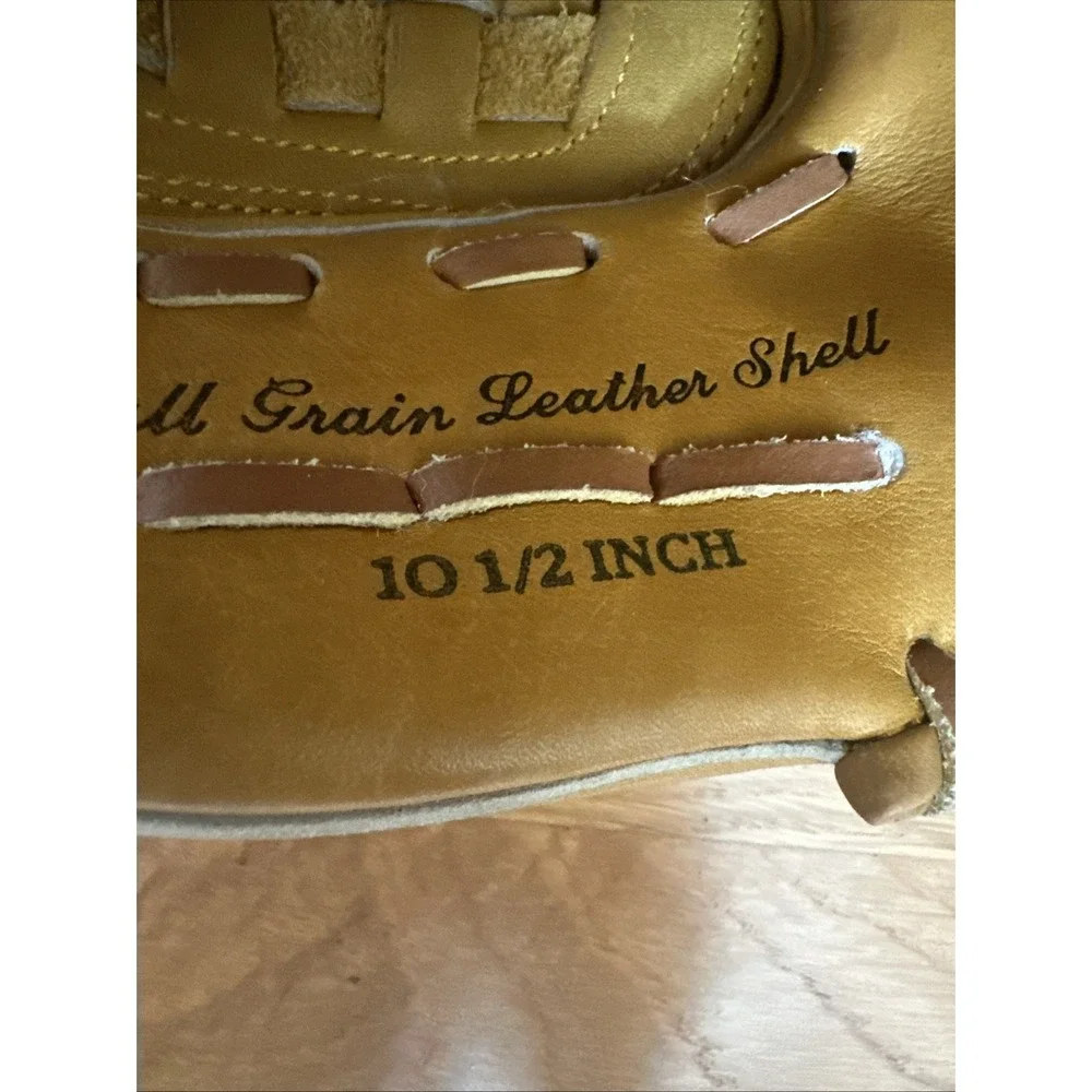 Rawlings RBG80F Fastback 10½″ Youth Baseball Glove – 
